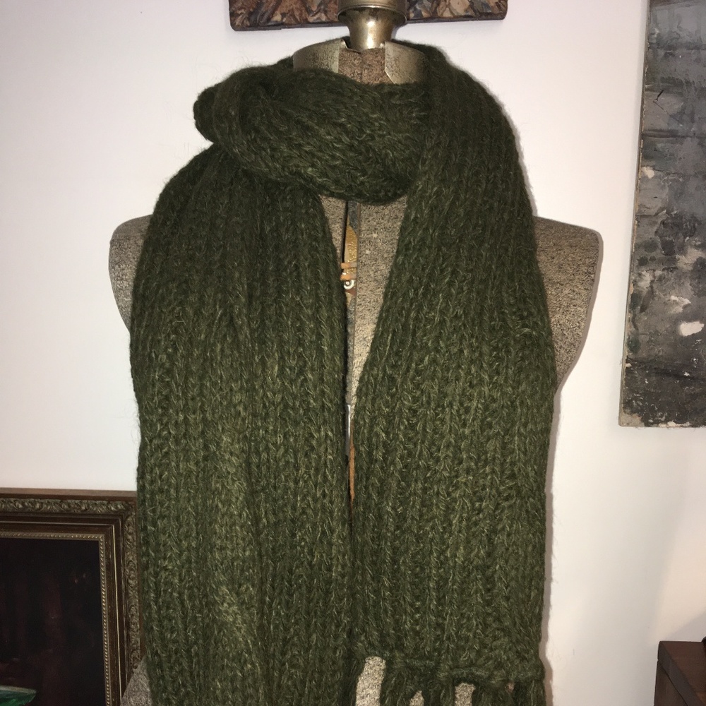 Hunter green acrylic / wool scarf